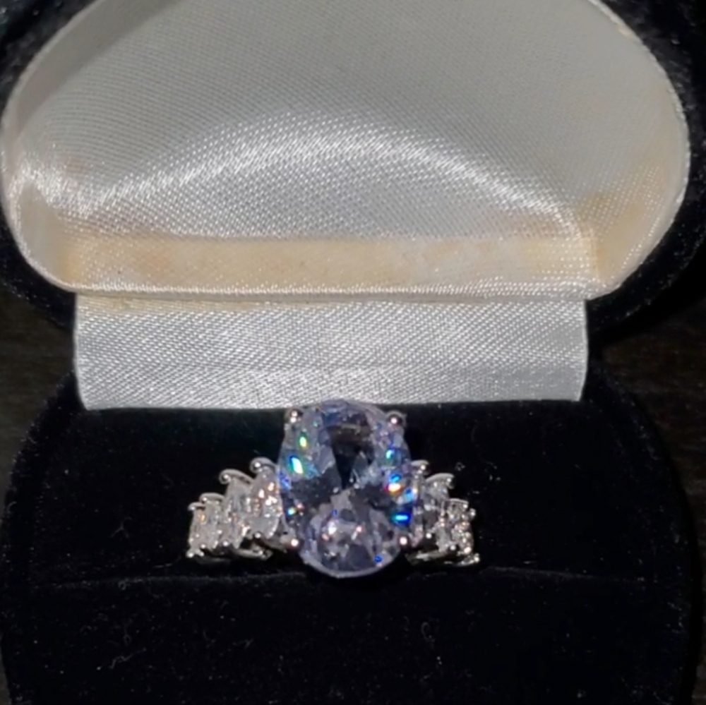 Ring - Picture 5 of 11